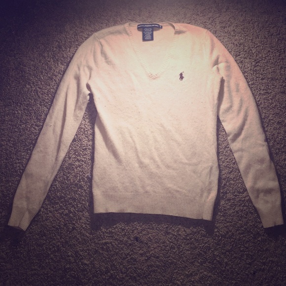 A polo v-neck sweater - Picture 1 of 4